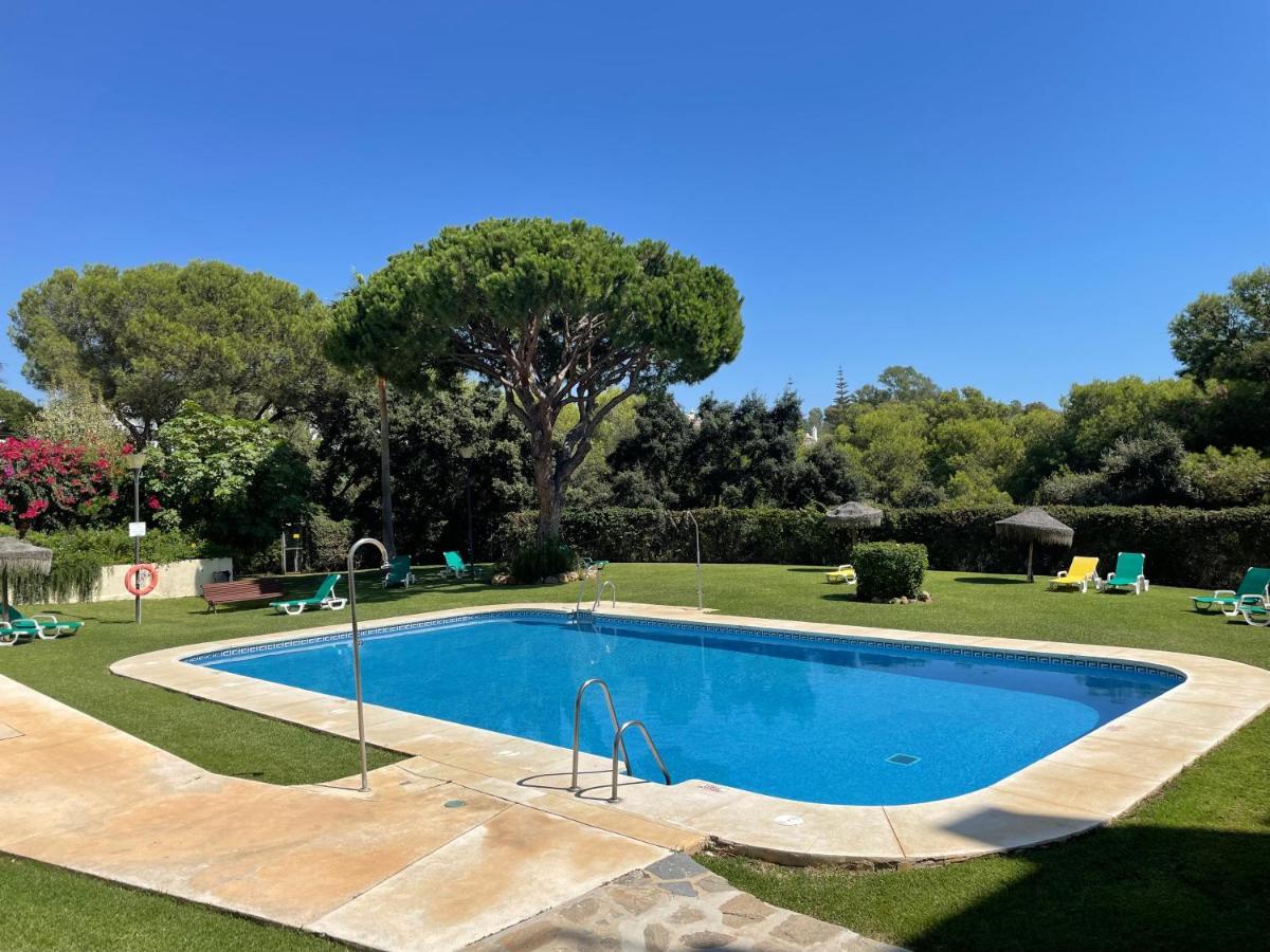 Beautiful Holiday Apartment 2 Bedroom Beach And Pool Malaga Marbella Calahonda Royale Mijas Costa Spain 외부 사진